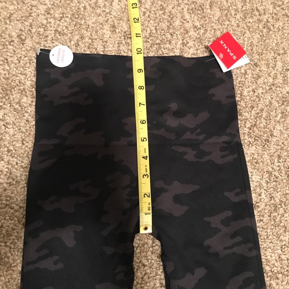 NWT Spanx EcoCare Seamless Leggings Camo Black - Picture 5 of 10